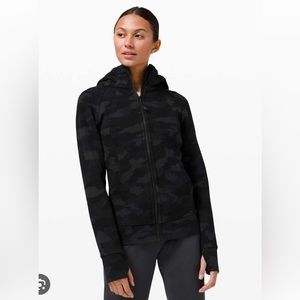 Lululemon Scuba hoodie size 4 camo/black